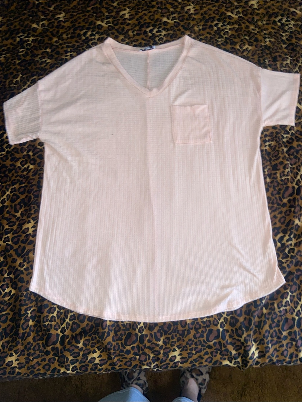 white birch Light Pink V-Neck Pocket Short Sleeve Women’s Top